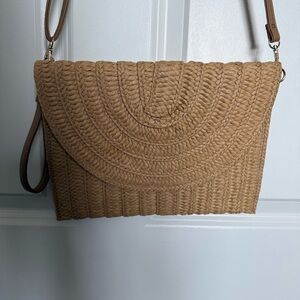 Woven straw shoulder bag